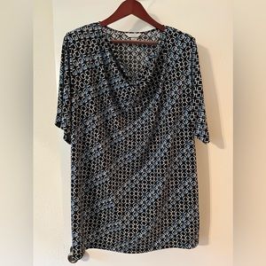 Like New! Mock cowl neck, geometric blouse
